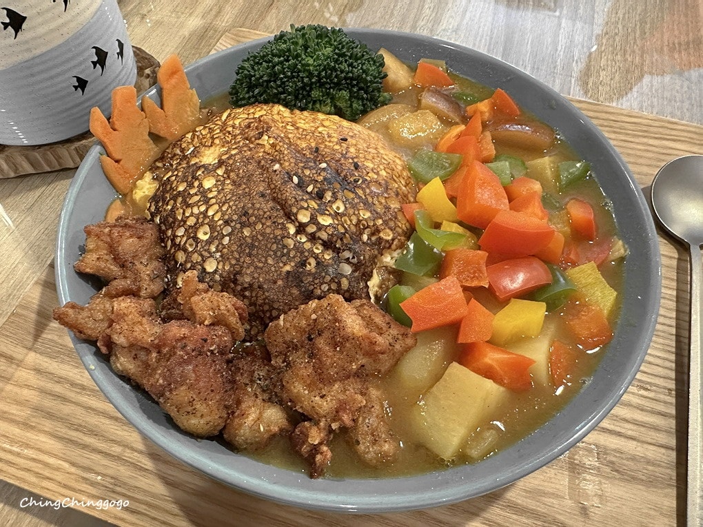 【狼公主咖啡屋】巨型毛孩店長超吸睛！寵物友善/療癒系打卡點