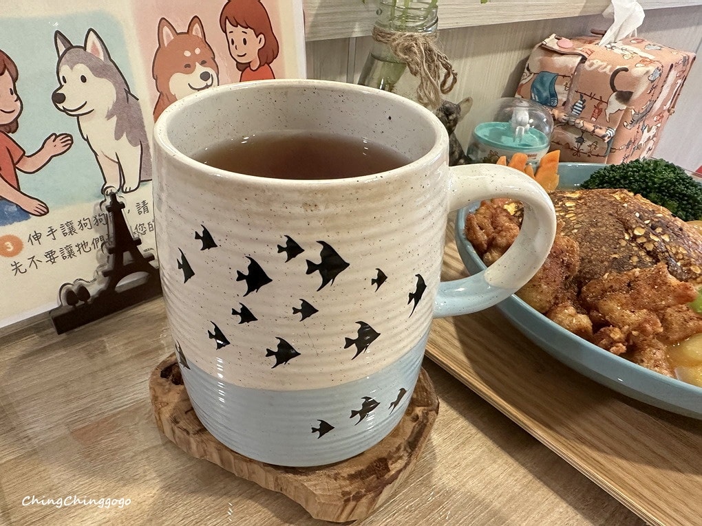 【狼公主咖啡屋】巨型毛孩店長超吸睛!寵物友善/療癒系打卡點 - 第32張圖 【狼公主咖啡屋】巨型毛孩店長超吸睛!寵物友善/療癒系打卡點